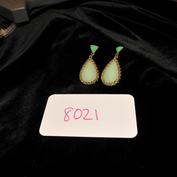 Triangle / Tear Drop Earrings Green / August 8021 - Picture 5 of 5